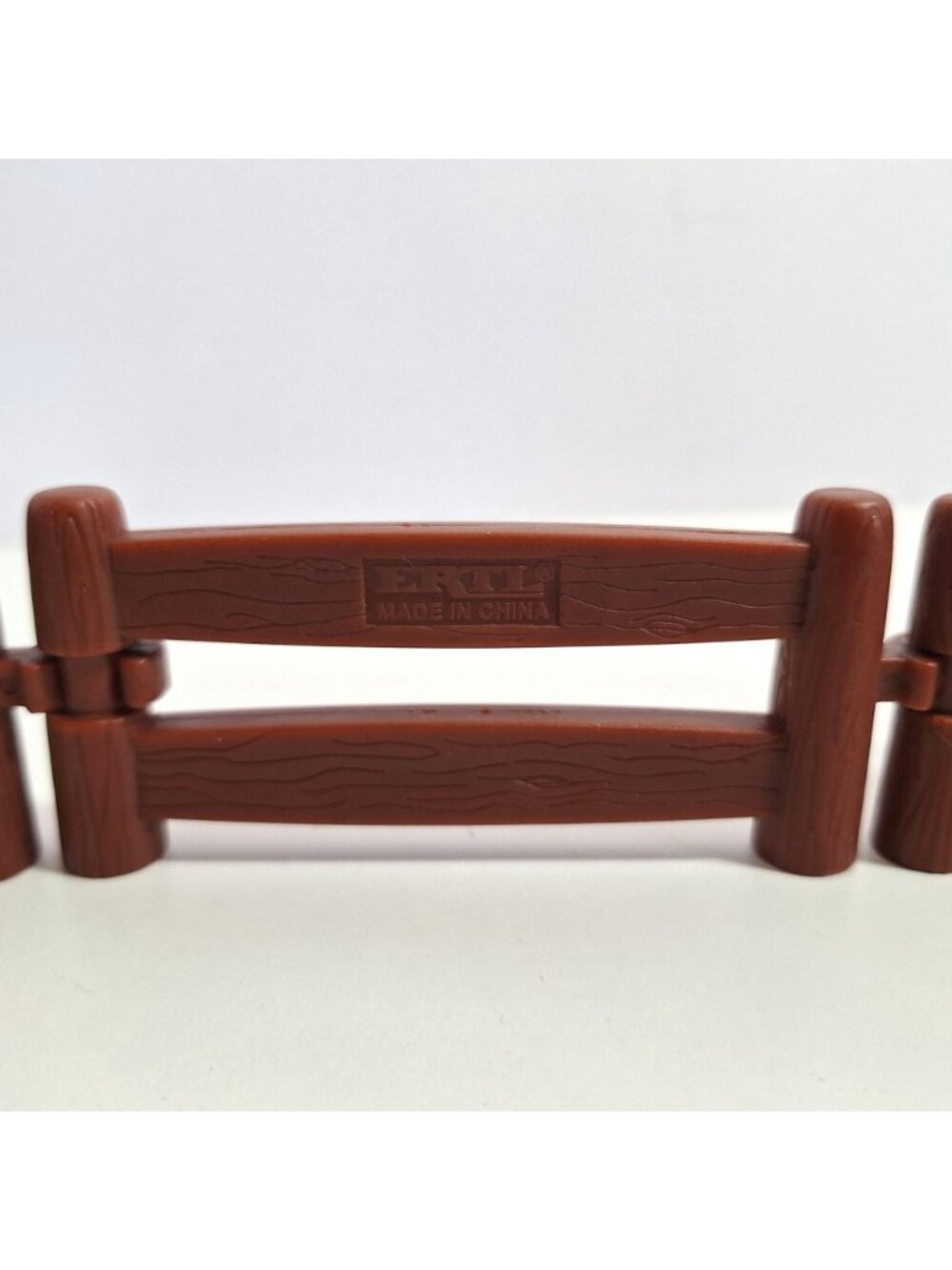 Ertl Brand Brown Plastic Corral Fence Posts Farm Fencing - Picture 6 of 9